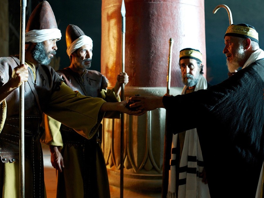 11_LUMO_Bribery_Guards_1024